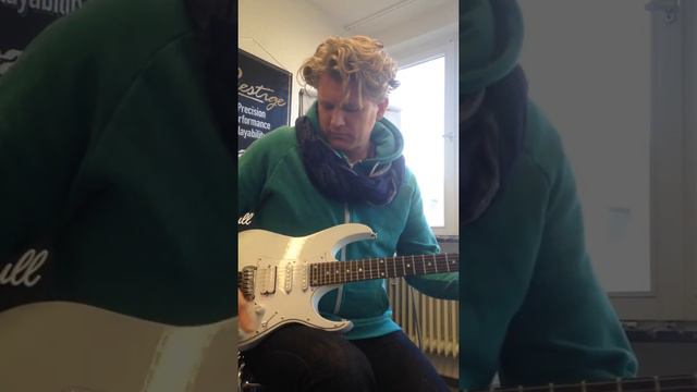 Ibanez GIO 2014,Ibanez Amp IBZ 15 RG, Stefan Laak смотреть онлайн