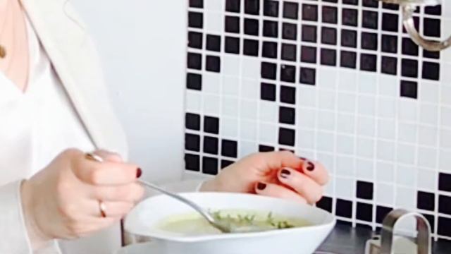 Столовый этикет: едим суп и хлеб смотреть онлайн