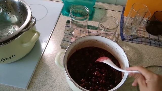 Очень вкусно: #Вишня с грецкими орехами! Такое варенье я ещё не пробовала смотреть онлайн