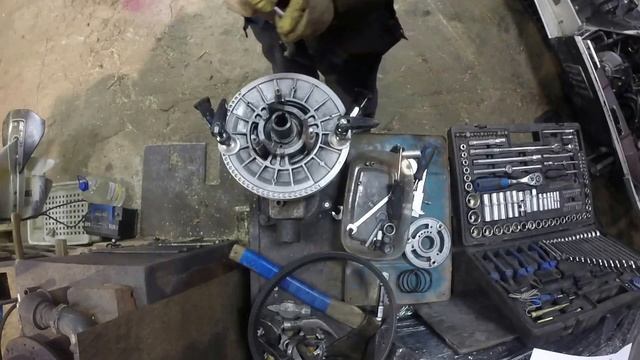 Разбираем ведомый вариатор снегохода #Рысь Брысь смотреть онлайн