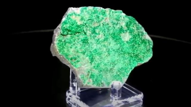 Смотрите ТОП 20 ЗЕЛЕНЫХ КАМНЕЙ от яшмы до АЛМАЗА смотреть онлайн