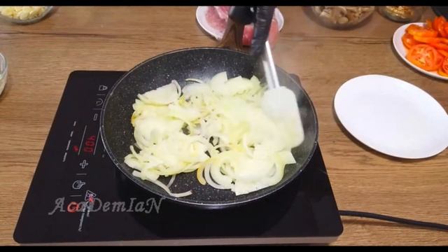 Мясо по-французски из свинины с грибами в духовке. смотреть онлайн