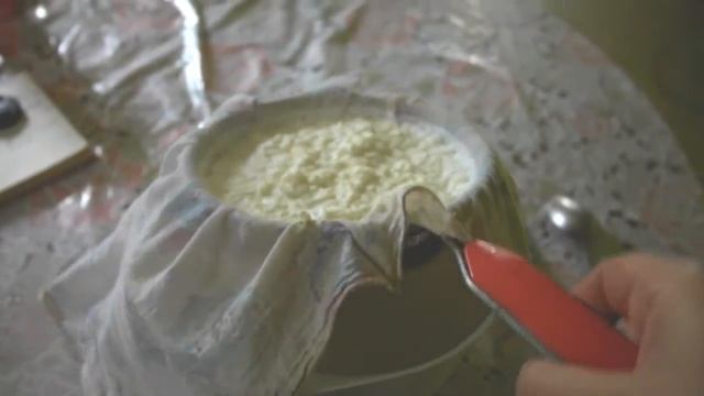 Как приготовить домашний плавленный сыр. смотреть онлайн