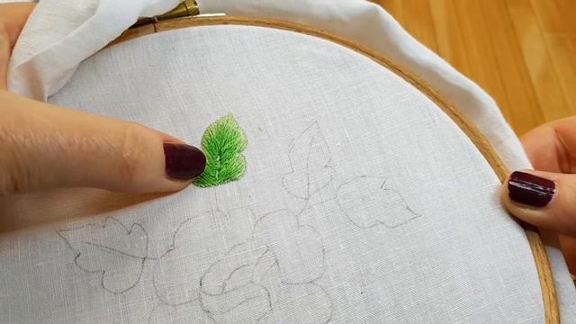 № 2 - вышивка гладью, часть 3. Выкладываем второй и третий слой ниточек смотреть онлайн