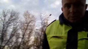 Водитель загрузил наглого гаишника  Как нужно разговаривать с ГАИ