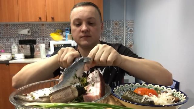 Рыбный день МУКБАНГ mukbang mentos VS Cola смотреть онлайн
