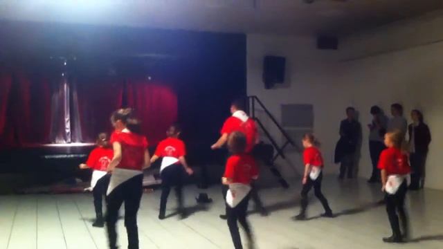 Danse Clapiers Téléthon 2014 - Michel Telo "Ai Se Te Pego" смотреть онлайн