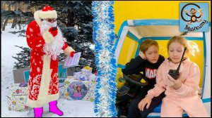 Дети и Машина - Диана и Даня украшают Полицейскую Машину к Новому Году