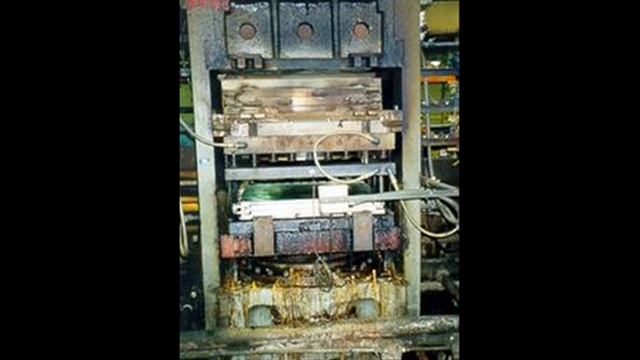 32 in. x 34 in. French Oil 528 Ton Slab Side Press # 3452 смотреть онлайн