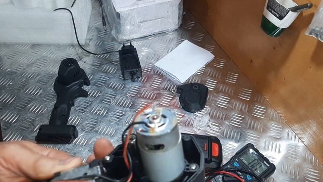 Мини цепная пила аккумуляторная 24V не включается - ремонт смотреть онлайн