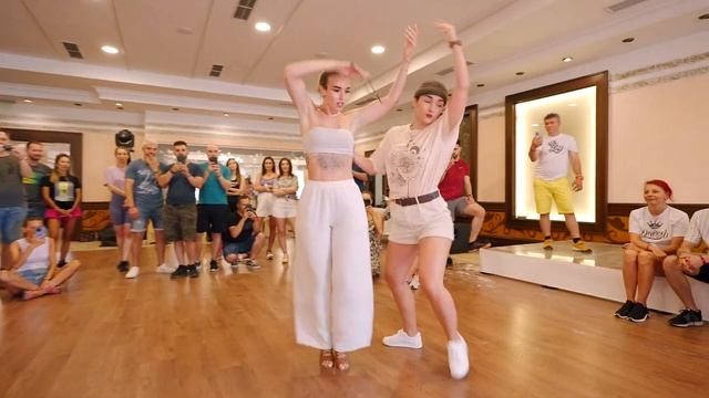 Aventura - Soy hombre | Bachata Dance | Magda & Valeria смотреть онлайн