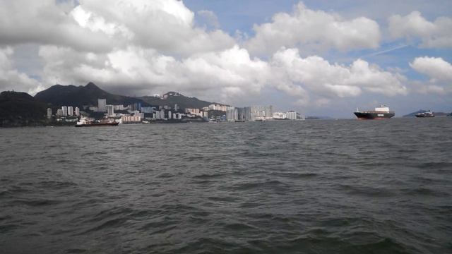 На пароме из Ченг Чау в Гонконг смотреть онлайн