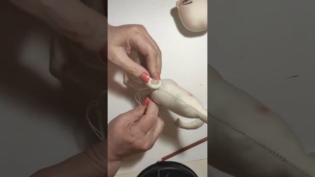 КАК ПРИШИТЬ НОГИ И РУКИ К ТЕЛУ КУКЛЫ ПРАВИЛЬНО смотреть онлайн