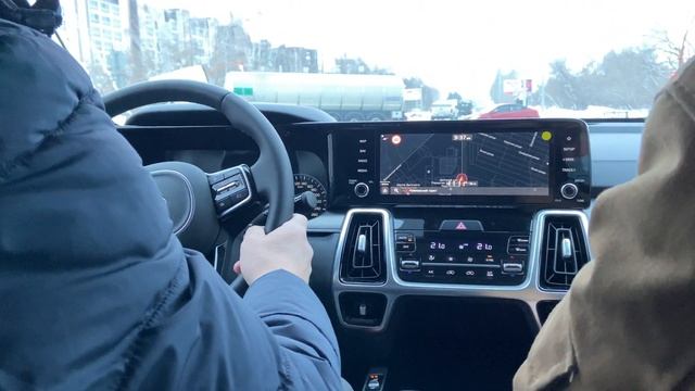 Показываю, как едет кроссовер Kia Sorento 2021 с бензиновым мотором – шумоизоляция, динамика, расхо смотреть онлайн