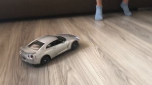 Моя новая машинка Ниссан GTR устроил дрифт. Масштабная модель.