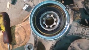 Toyota Carina. Замена ступичных подшипников, шкив коленвала, чистка дросселя.