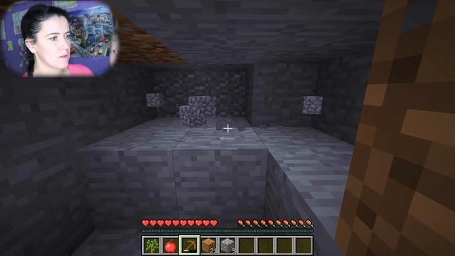 MAMA VS МАЙНКРАФТ !? МАМА ПЕРВЫЙ РАЗ ИГРАЕТ В MINECRAFT | AOneCool