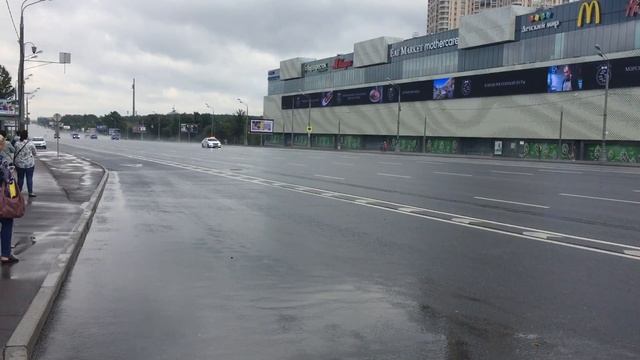 Moscow, road closure for high official to get through смотреть онлайн