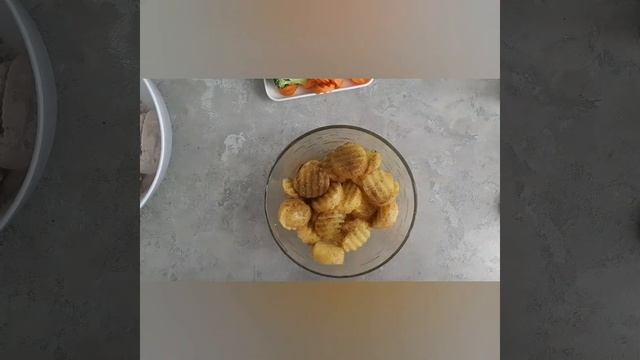 Куриные крылья в соусе с овощами//в духовке смотреть онлайн