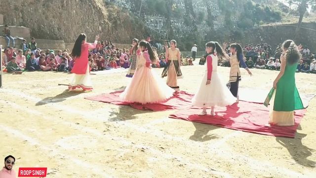 Jis Desh Me Ganga Rehta Hai || Best performance School Girls || sheetal nagar phoond смотреть онлайн