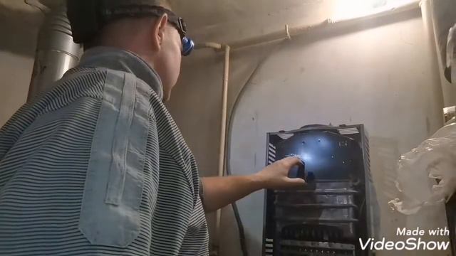 Газовая колонка. Чистка газовай колонки. Замена батареек. Чистим от пыли и копоти газовую колонку смотреть онлайн