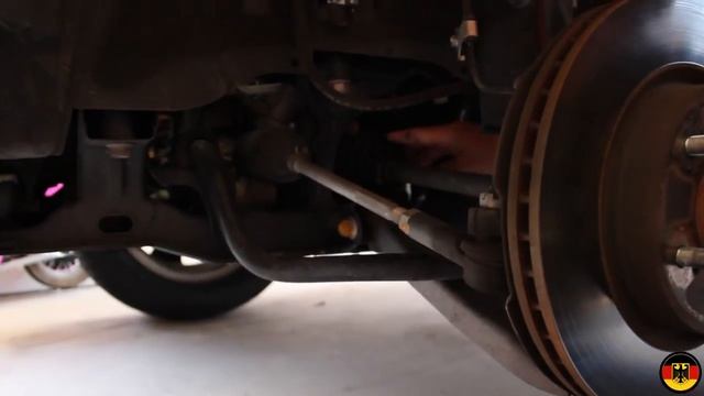 Suzuki Grand Vitara Front Brake Bleeding and Inspection смотреть онлайн