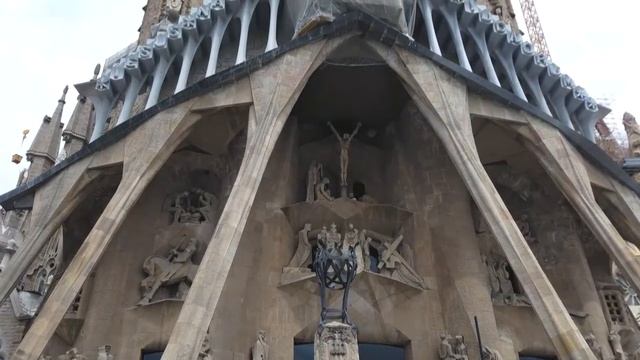 10 невероятных архитектурных шедевров