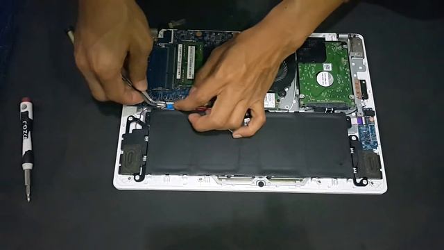 Assemble Mainboard notebook Acer V3-371 смотреть онлайн