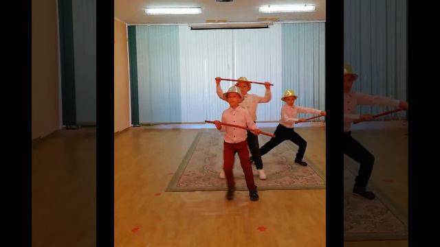 ДЕТСКИЙ ФИТНЕС. ТАНЦЕВАЛЬНО-ИГРОВАЯ ГИМНАСТИКА С ИСПОЛЬЗОВАНИЕМ СТЭП-АЭРОБИКИ (КЛОК И.Ю.) смотреть онлайн