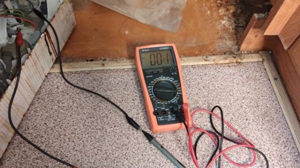 Старая посудомойка Bosch, воду заливает, гудит, но не моет