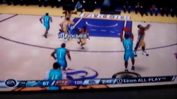 NBA Live 09 for the Wii Lakers vs Magic part 4
