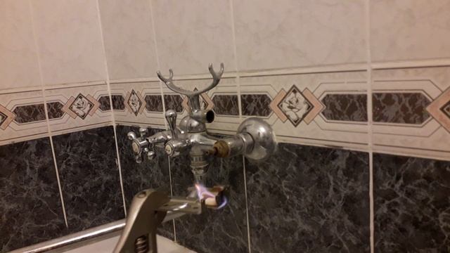 Выкручиваем закисшую кран буксу из смесителя смотреть онлайн