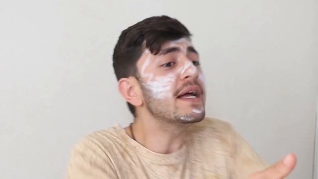 MERT İĞNE OLUYOR MERT SARI