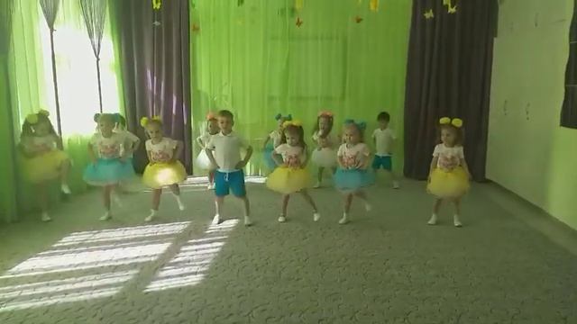 Танец "Раз ладошка, два ладошка" смотреть онлайн