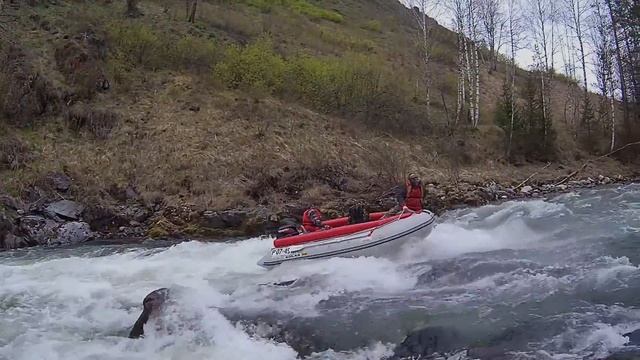 Штурм порога на SOLAR 420 jet | tohatsu 40c | р.Чемал | Алтай смотреть онлайн