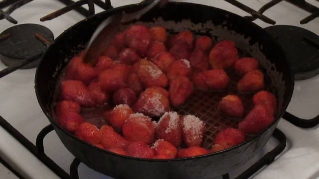 Десерт "Горячая клубника" #Рецепты SMARTKoK смотреть онлайн