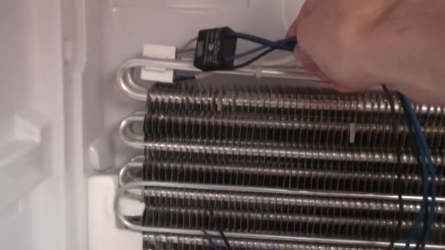 Холодильник не морозит. Исправляем проблему [Видео 2] смотреть онлайн