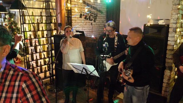 Снег кружится