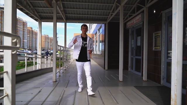 "Янила Кантри" | За городом можно жить хорошо смотреть онлайн