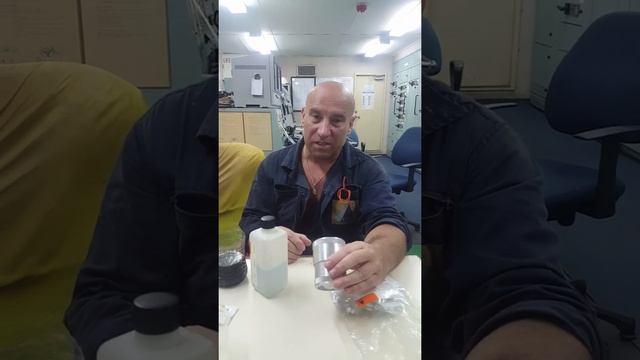 Работа моряков: Как делать анализ масла на борту судна смотреть онлайн