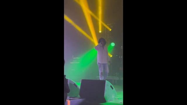 ДЖИЗУС РАЗБИВАЕТ СТАКАН!!! (Волгоград /10.03.2023) смотреть онлайн
