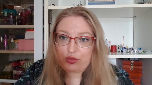 Estee Lauder Pleasures Intense и Pleasures: похожи ли?