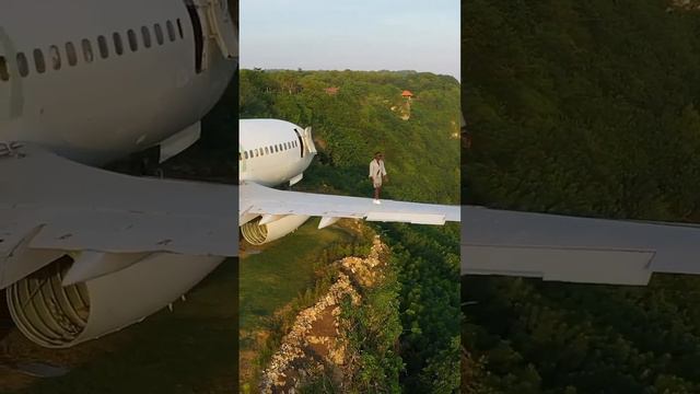 Would you stay in this jet villa on a 150-meter cliff about the ocean? смотреть онлайн