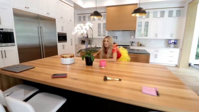 Saying YES to ABBY LEE for 24 HOURS (Dance Moms Challenge) смотреть онлайн