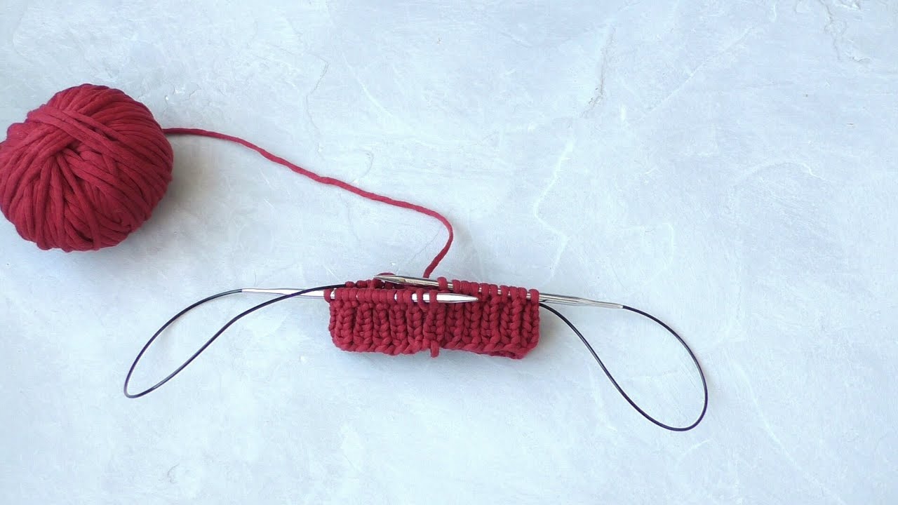 Как вязать на круговых спицах. Вязание по кругу с незаметным переходом. Magic loop. смотреть онлайн