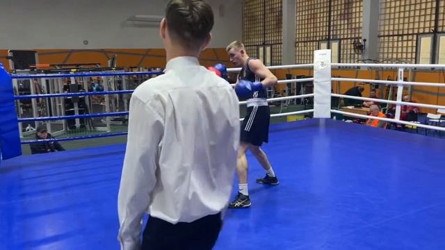 Півфінал чемпіонату м. Києва з боксу 80 кг. (Б) Горохольський Костянтин - Павлов Олександр смотреть онлайн