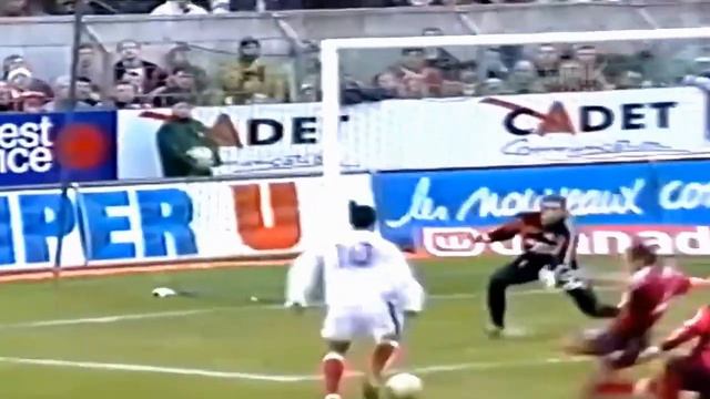 MELODIA ENVOLVENTE 5 X Ronaldinho skills and goals смотреть онлайн