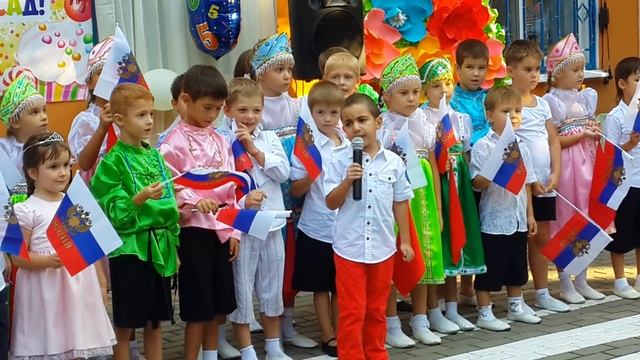 Песня У моей России длинные косички. Эммануил. смотреть онлайн