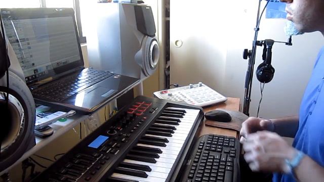 Live Looping Performance on REASON [ Novation Impulse 49 ] смотреть онлайн