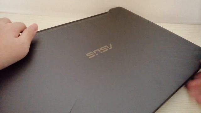 Asus TUF FX505D Gaming Laptop Unboxing & Review (Roblox Arsenal Gameplay) смотреть онлайн